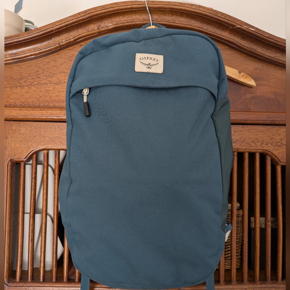 Osprey Teal Backpack - good as new